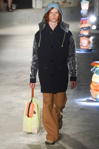 Look 40